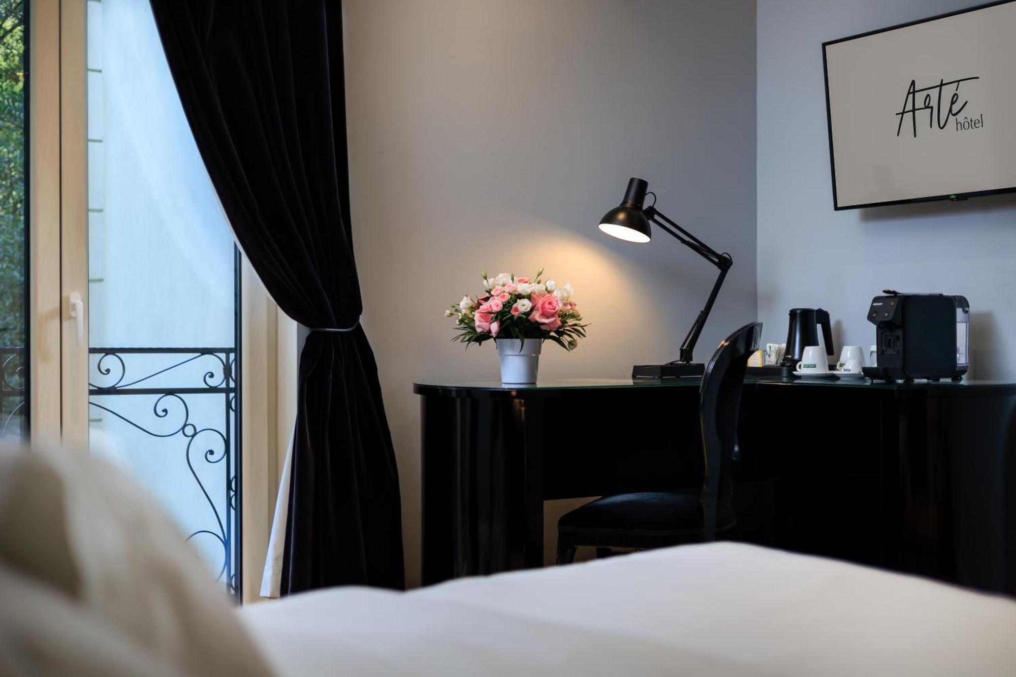 Arte Boutique Hotel Tiranë Luaran gambar